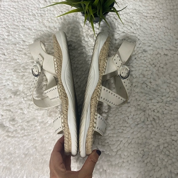 Sam Edelman Janette Sandals, White Leather and Silver, 9.5 - Picture 7 of 12